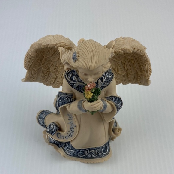 Sarah's Angels Granddaughter Figurine Resin Angel by Mindspring Studios 2005 - Picture 8 of 10